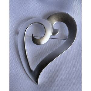 Vintage Brushed Silver Linda Dano Heart Brooch